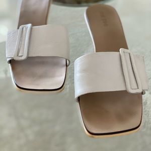 WHITE SUMMER SANDALS